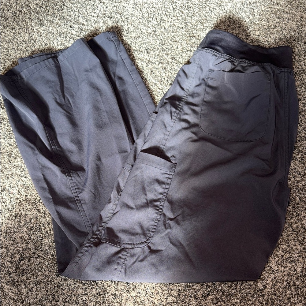 Women’s Straight Leg Cargo scrub Pants in Charcoal Gray